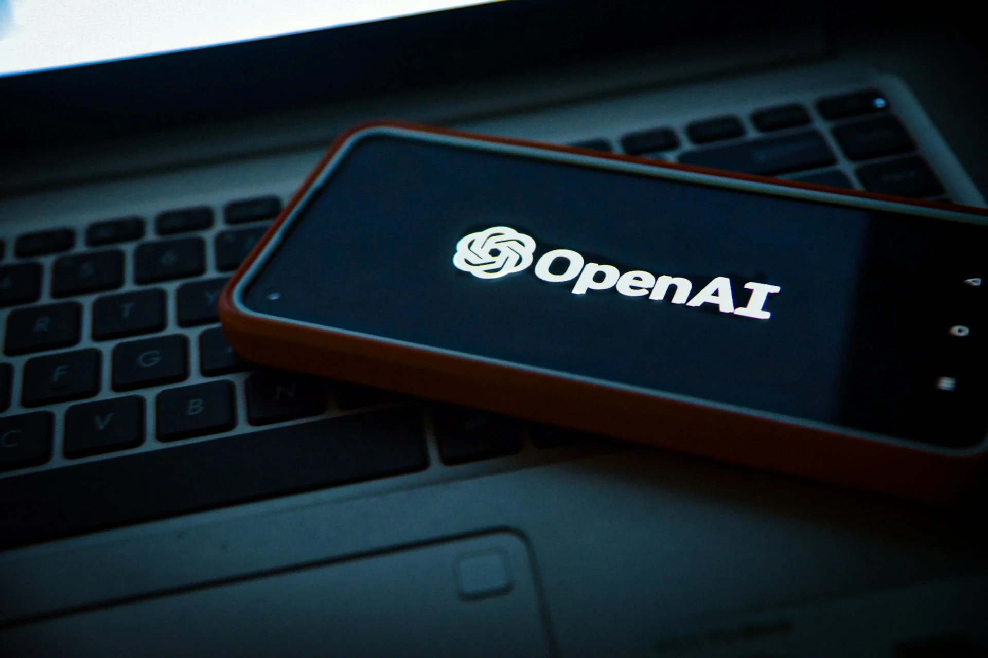 스타트업을 떠나는 OpenAI CTO 미라 무라티와 두 명의 임원들