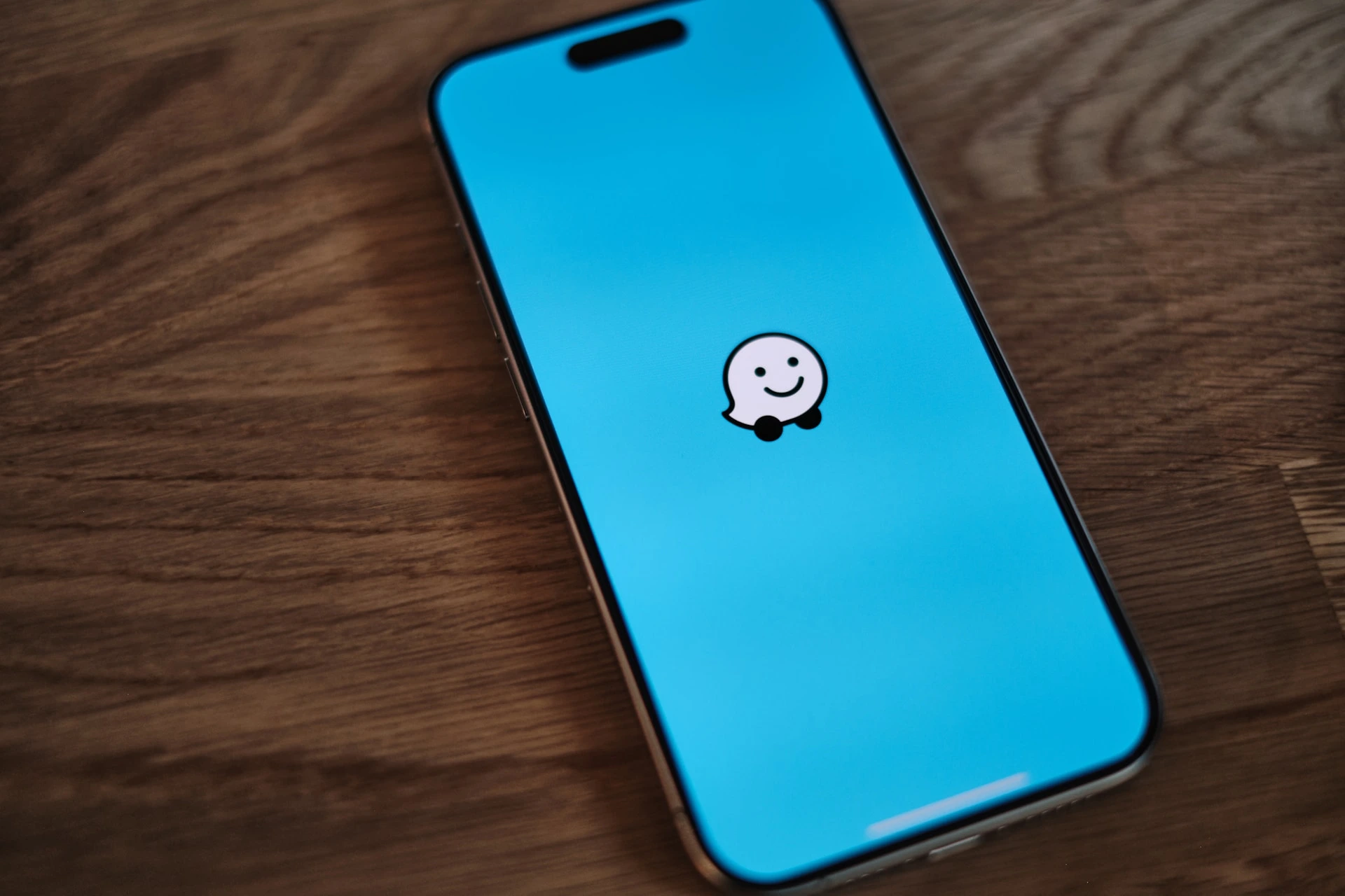 Waze, Gemini를 활용한 새로운 AI 기능으로 도로 사고 보고를 시작합니다